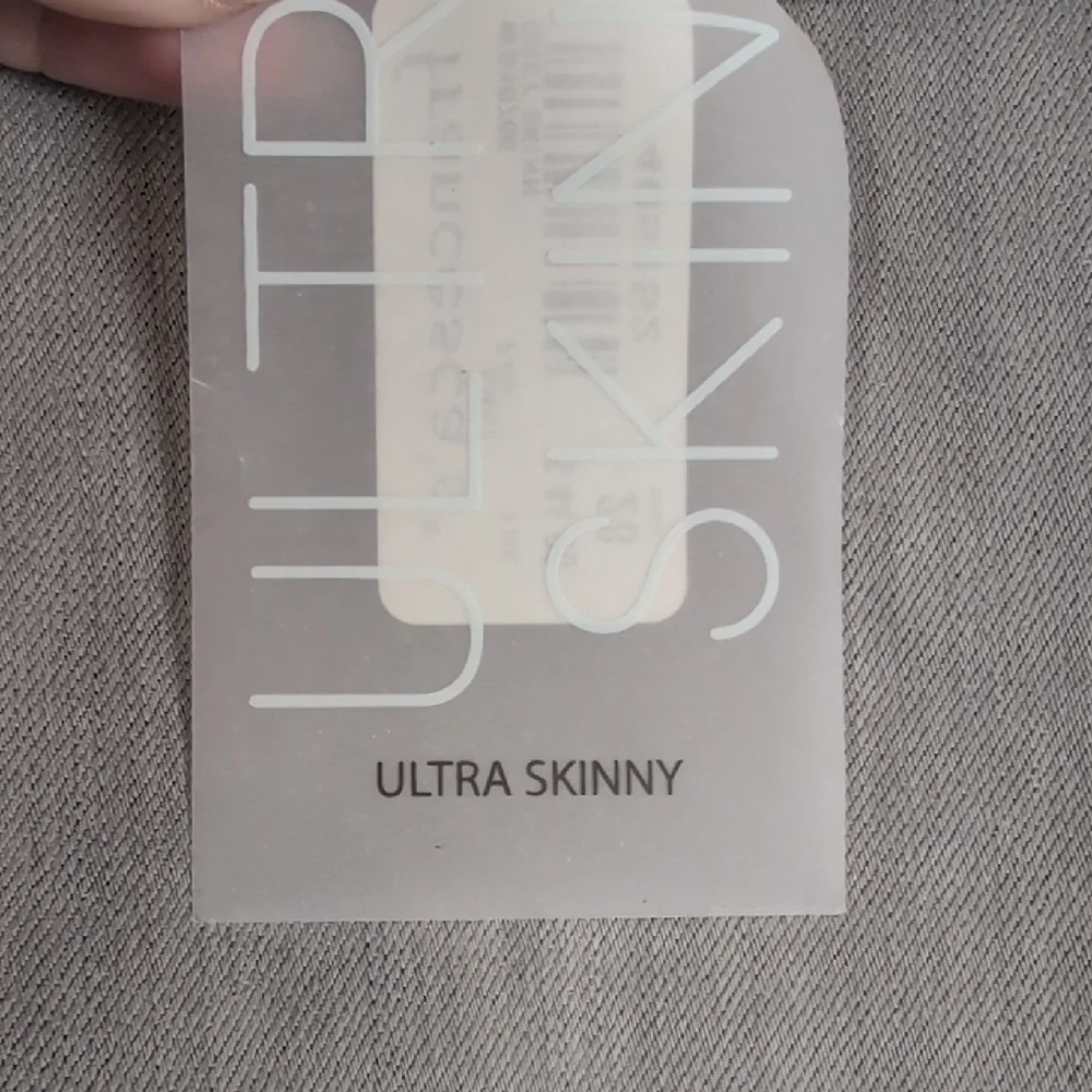 Harper Ulyra Skinny Jeans in‎ Light Gray New 28